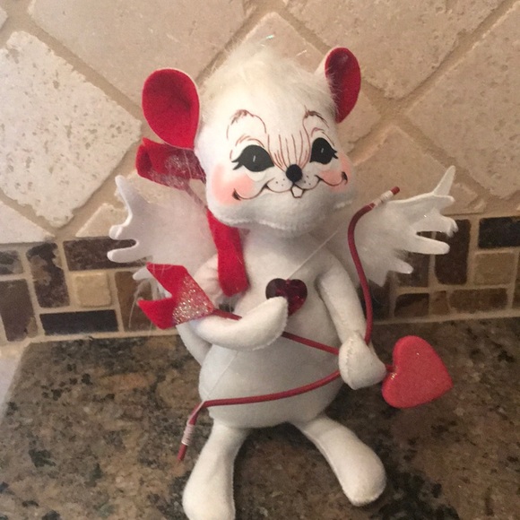 Valentine Annalee